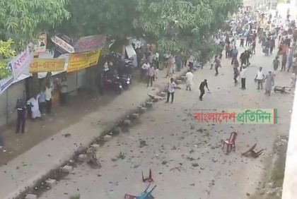 মিঠাপুকুরে আওয়ামী লীগের দুই পক্ষের সংঘর্ষ, ওসিসহ আহত ৪০