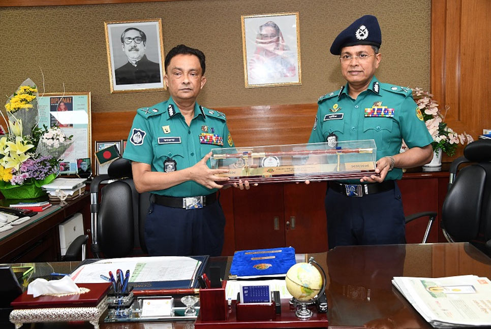 ডিএমপি কমিশনার হিসেবে দায়িত্ব নিলেন হাবিবুর রহমান