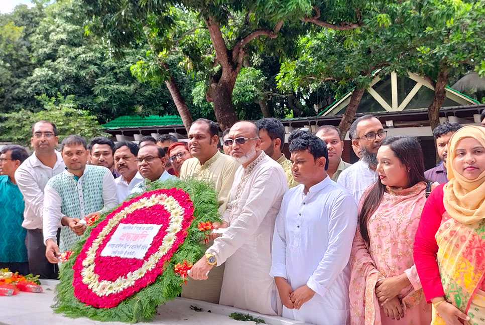 বঙ্গবন্ধুর সমাধিতে জনস্বাস্থ্য প্রকৌশল ডিপ্লোমা প্রকৌশলী সমিতির নবনির্বাচিত কমিটির শ্রদ্ধা