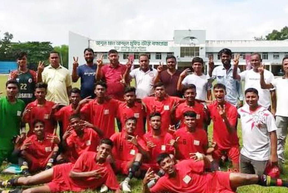মাধ্যমিক স্কুল পর্যায়ে চ্যাম্পিয়ন গোবিন্দগঞ্জের মহিমাগঞ্জ উচ্চ বিদ্যালয়