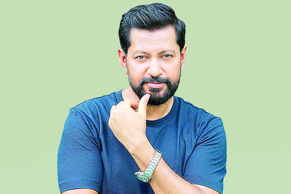 প্রেম আবহাওয়ার রিপোর্ট নয় বিচার বিশ্লেষণ করে হয় না