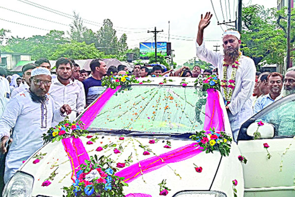শিক্ষকের ব্যতিক্রমী বিদায়