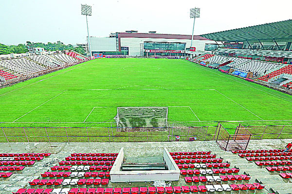 কিংস অ্যারিনায় চমকের পর চমক