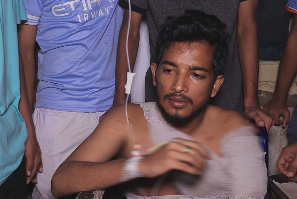 পাবনায় প্রতিপক্ষের হামলায় ছাত্রলীগের ৮ নেতাকর্মী গুলিবিদ্ধ

