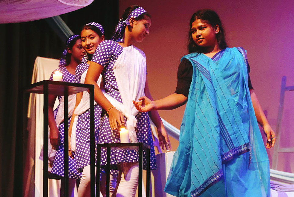 শেরপুরে নজরুলের 'শিল্পী' নাটকের কারিগরি মঞ্চায়ন