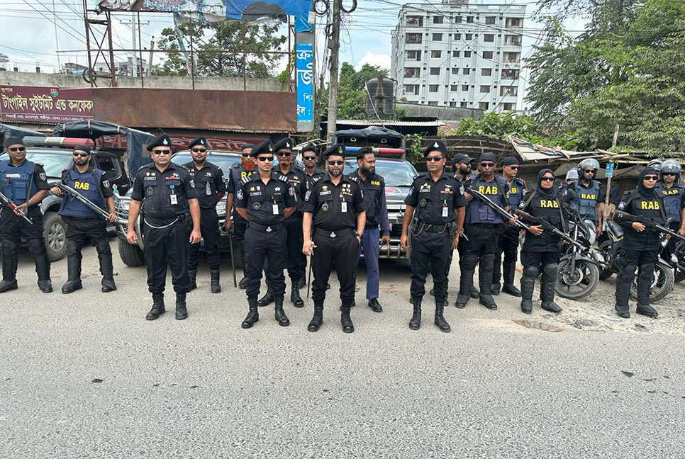 গাজীপুরে বিশেষ রোবাস্ট প্যাট্রল ও চেকপোস্ট মোতায়েন