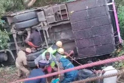 ভারতে টুরিস্ট বাস খাদে, নিহত ৮
