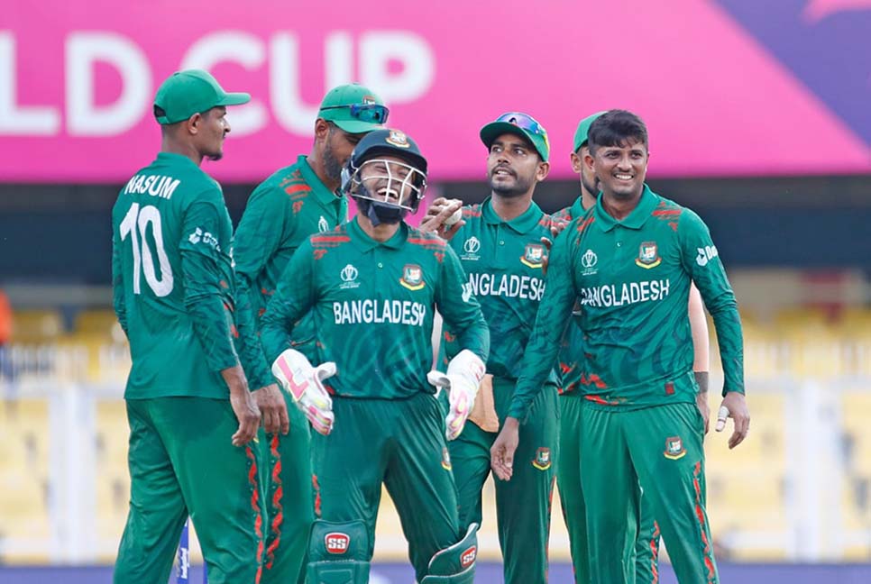 টস জিতে ব্যাটিংয়ের সিদ্ধান্ত বাংলাদেশের

