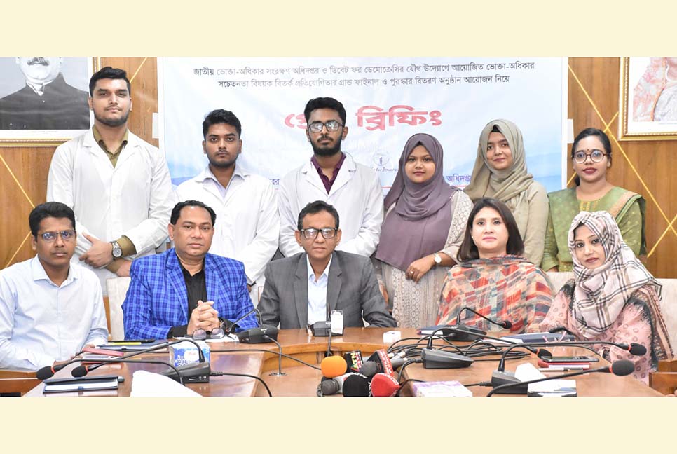 আলুর দাম নিয়ন্ত্রণে রাখার সর্বোচ্চ চেষ্টা চলছে : ভোক্তার ডিজি



