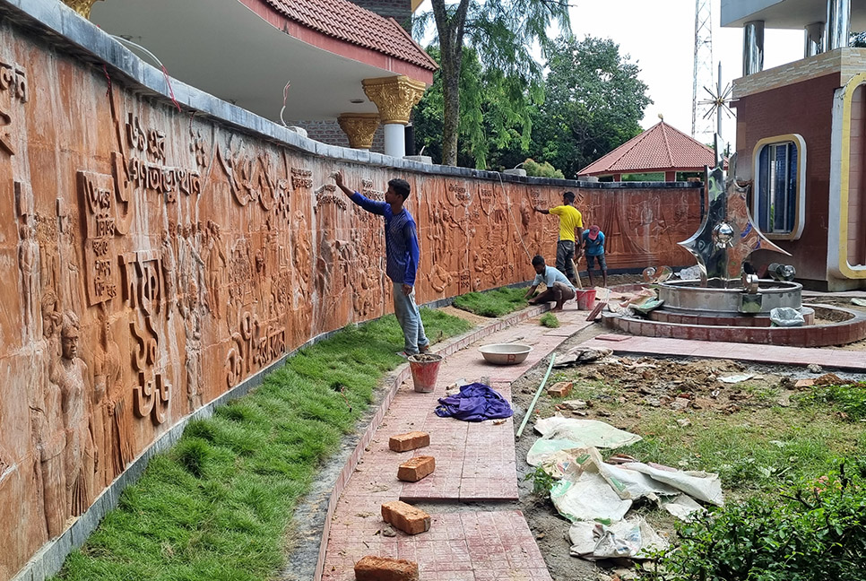 মৌলভীবাজার উদ্বোধনের অপেক্ষায় মুক্তিযোদ্ধের টেরাকোটা 