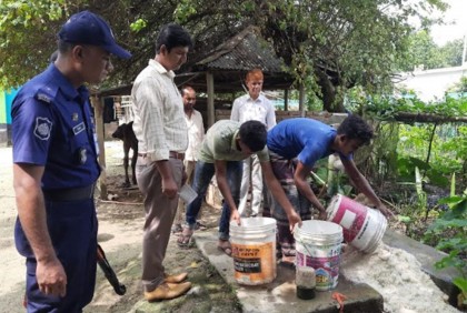 চুয়াডাঙ্গায় অস্বাস্থ্যকর পরিবেশে খাদ্য তৈরির দায়ে জরিমানা
