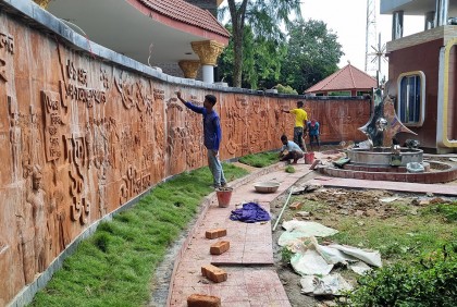 মৌলভীবাজার উদ্বোধনের অপেক্ষায় মুক্তিযোদ্ধের টেরাকোটা 