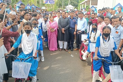 শেখ হাসিনা ক্ষমতায় থাকলে দেশের উন্নয়ন হয়: নিজাম হাজারী