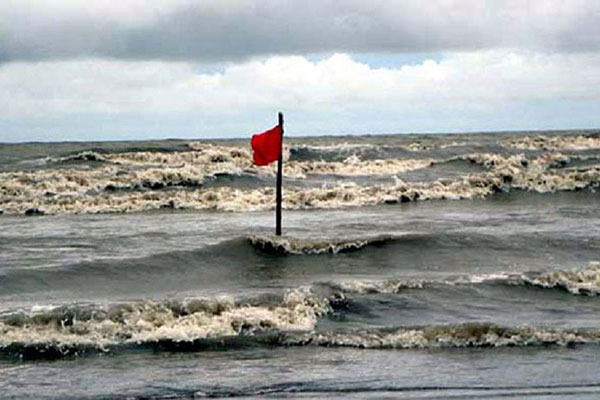 সমুদ্রবন্দরে ৩ নম্বর সতর্কতা সংকেত