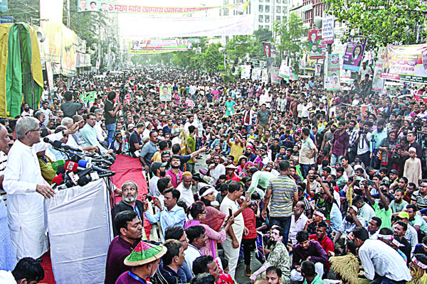 খালেদা জিয়াকে সরকার হত্যা করতে চায় : ফখরুল