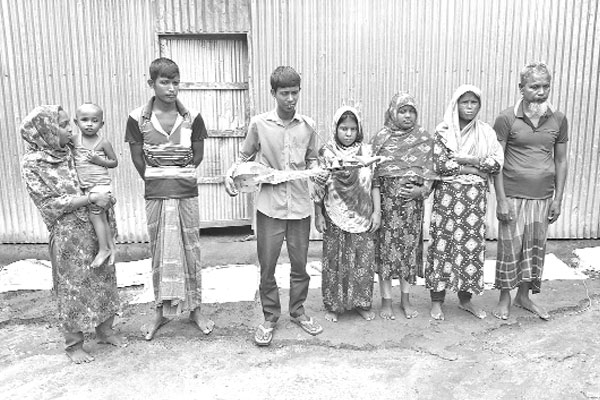 এক পরিবারে সাত প্রতিবন্ধী
