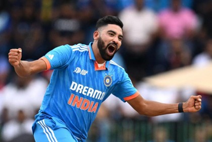 সিরাজের বোলিংয়ে মুগ্ধ আমির