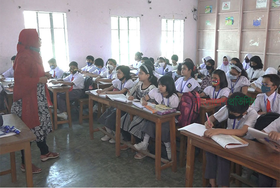 প্রাথমিক শিক্ষক নিয়োগে প্রথম ধাপের পরীক্ষা নভেম্বরে 

