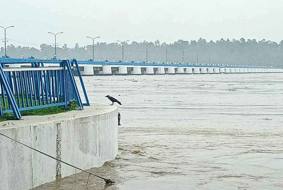 ভারতে ভাঙলো তিস্তার বাঁধ, বাংলাদেশে নদীপাড়ে রেড এলার্ট-মাইকিং