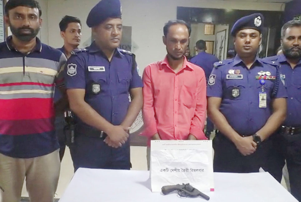 ছিনতাই ও হত্যা মামলার আসামি গ্রেফতার