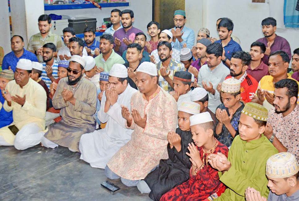 বগুড়ায় ছাত্রদলের দোয়া মাহফিল