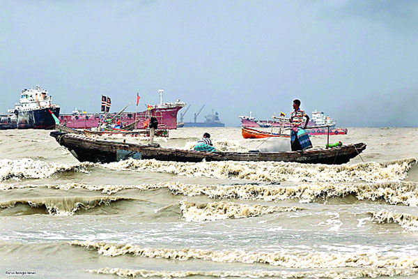 আবহাওয়ার পূর্বাভাসে চার সমুদ্রবন্দরকে ৩ নম্বর সতর্কসংকেত