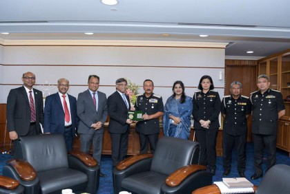 মালয়েশিয়ার ইমিগ্রেশন মহাপরিচালকের সাথে 
বাংলাদেশের হাইকমিশনারের বিদায়ী সাক্ষাৎ