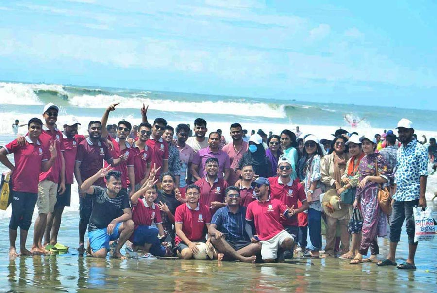 সেন্ট মার্টিন দ্বীপে আটকা পড়েছেন জবির ৪০ শিক্ষক শিক্ষার্থী 