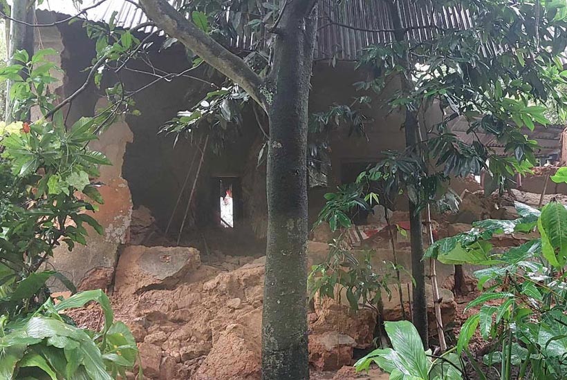মাটির ঘরের দেয়াল ধসে স্বামী-স্ত্রীর মৃত্যু