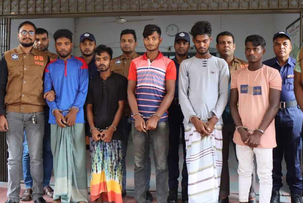 পরকীয়ার জেরে ইজিবাইক চালককে হত্যা, গ্রেফতার ৫