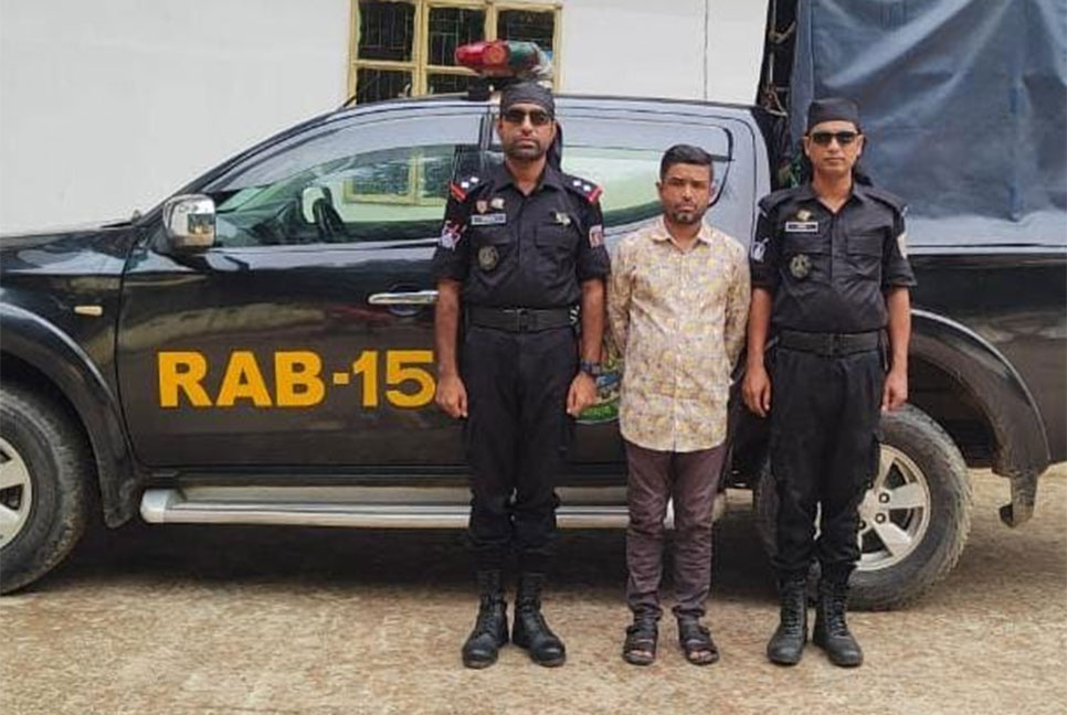 টেকনাফে র‌্যাবের অভিযানে ইয়াবাসহ আটক ১