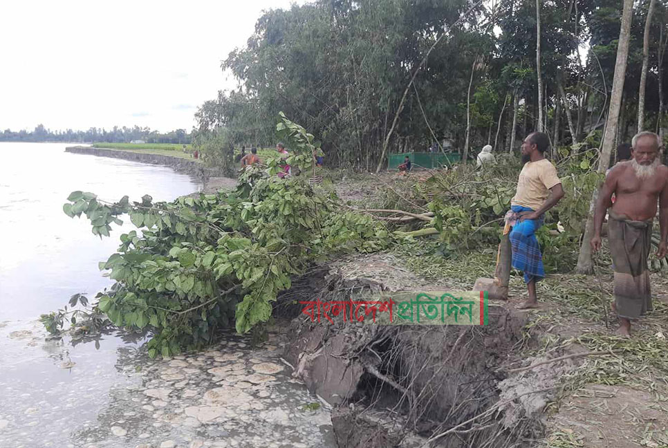 ভাঙন আতংকে তিস্তাপাড়ের মানুষ