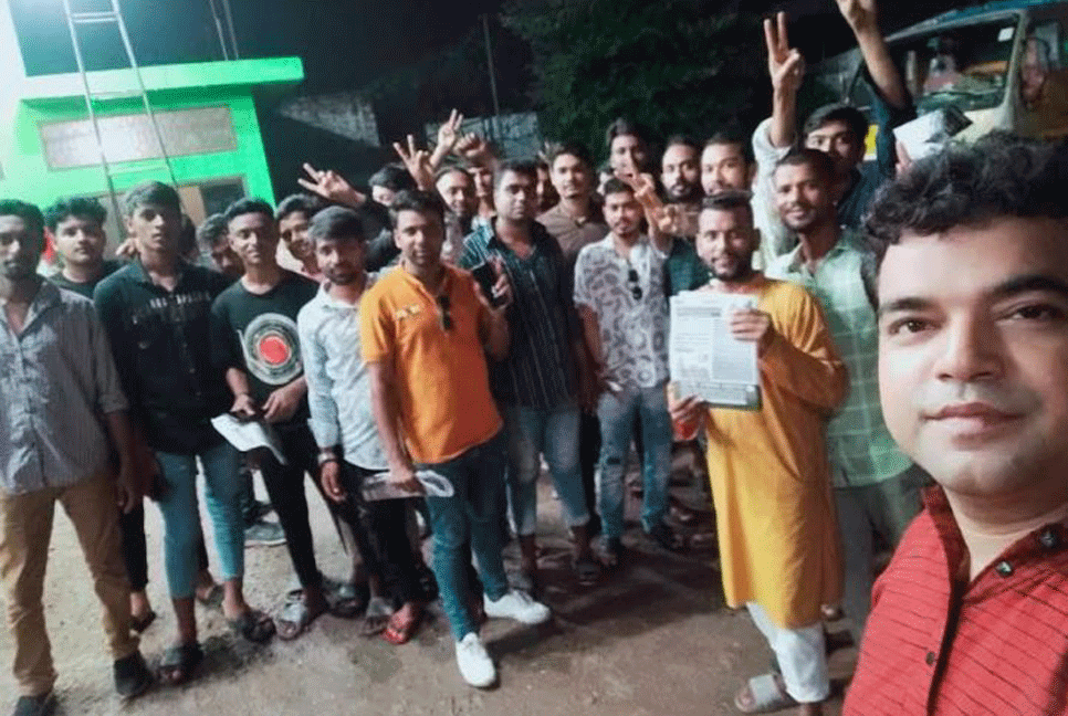মুন্সীগঞ্জে মনোনয়ন প্রত্যাশীর লিফলেট বিতরণ