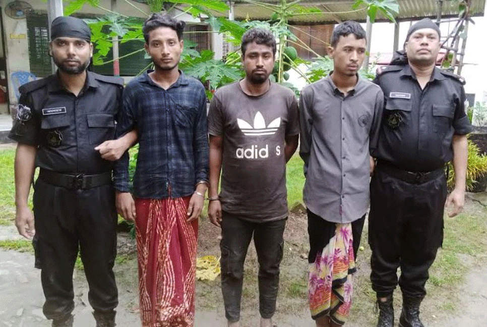 ৩৬৪ বোতল ফেন্সিডিল ও ১০ কেজি গাঁজাসহ গ্রেফতার ৩