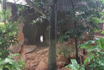 মাটির ঘরের দেয়াল ধসে স্বামী-স্ত্রীর মৃত্যু