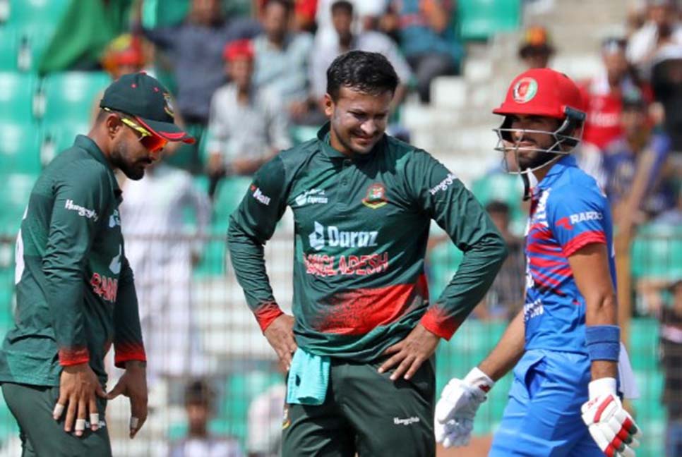 সাকিবকে সম্মান না দিলে উইকেট তো নেবেই : আফগান ব্যাটার

