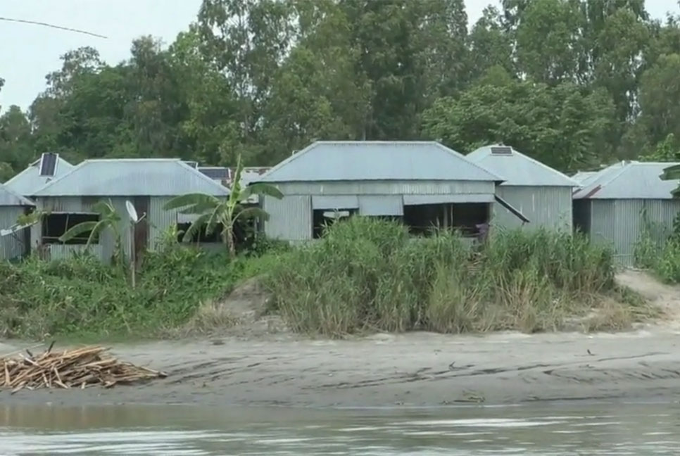 কুড়িগ্রামে ভাঙন আতঙ্কে তিস্তাপারের মানুষ