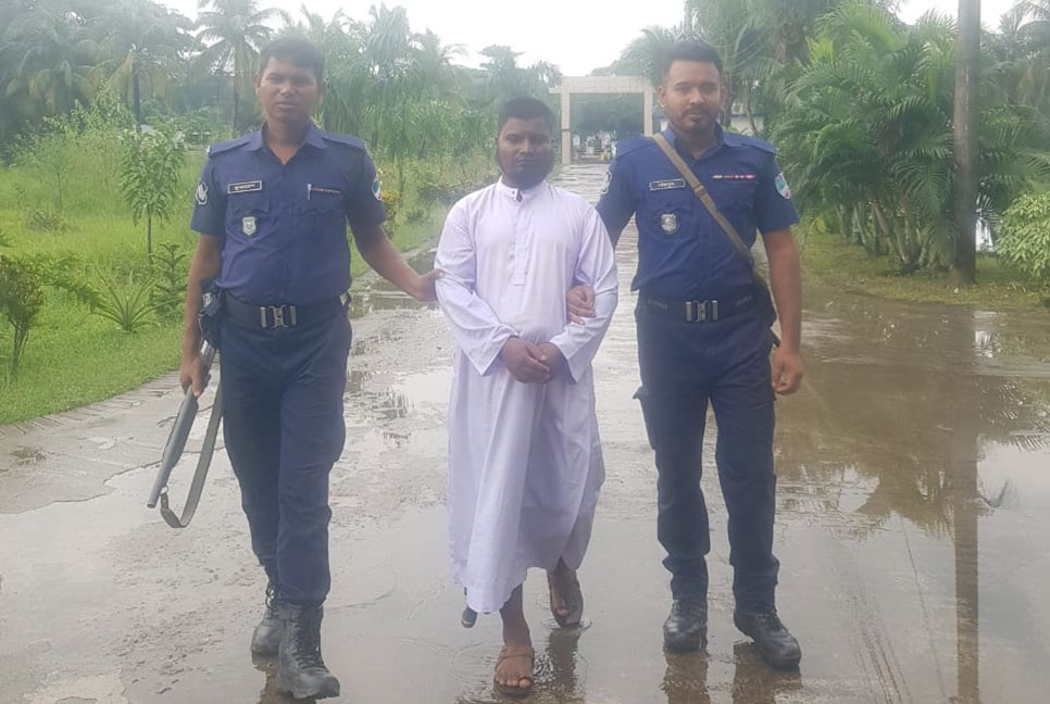 মোংলায় বলৎকারের ঘটনায় মাদ্রাসার শিক্ষক গ্রেফতার