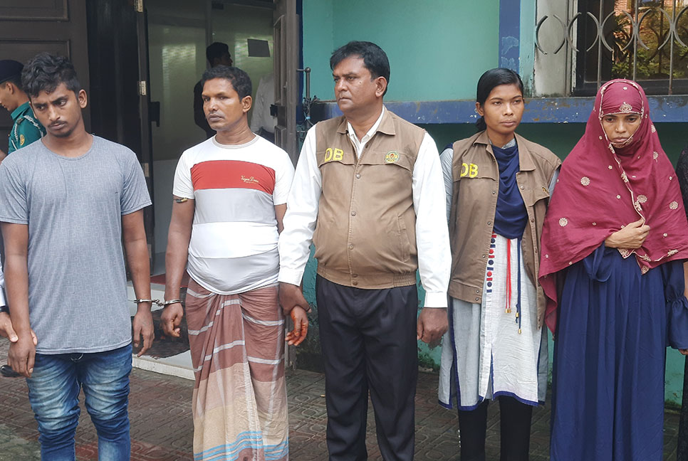 খুলনায় ইমন শেখ হত্যা মামলায় অস্ত্রসহ সন্ত্রাসী গ্রেফতার