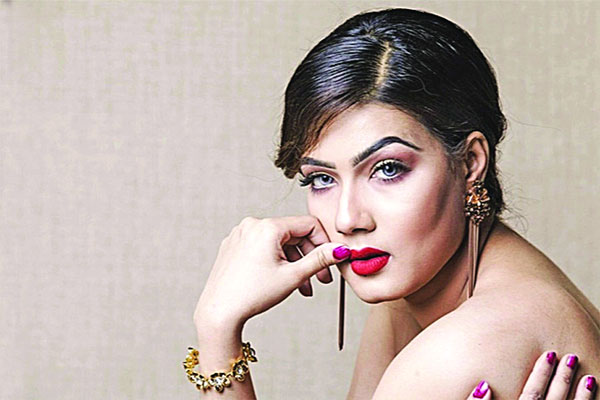 অভিশাপ দিলেন মাহি