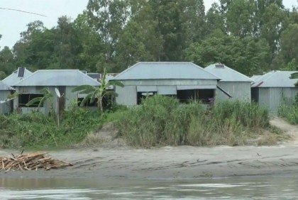 কুড়িগ্রামে ভাঙন আতঙ্কে তিস্তাপারের মানুষ