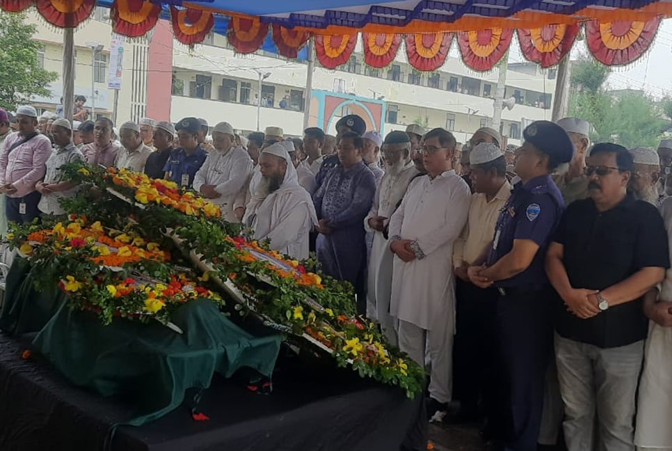 নোয়াখালীতে বীর মুক্তিযোদ্ধা মাহমুদুর রহমানের দাফন সম্পন্ন