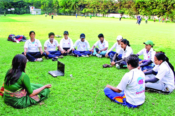 নগরে বাড়ছে মনের অসুখ