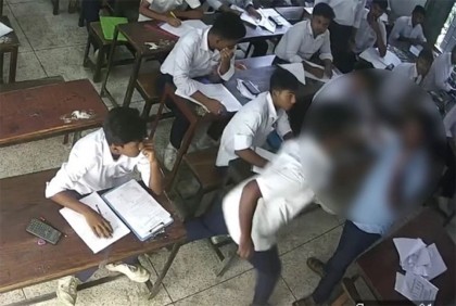 শিক্ষককে থাপ্পড় মারা সেই ছাত্রের আত্মসমর্পণ