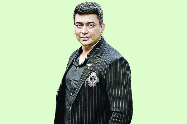 সবাই বলবে ওই যে টিক্কা খান যাচ্ছে