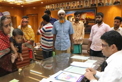 বরিশালে জেলা প্রশাসনের গণশুনানি