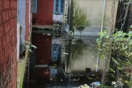 ভাঙ্গুড়া উপজেলা পরিষদ ঘিরে জলাবদ্ধতা, চরম দুর্ভোগ
