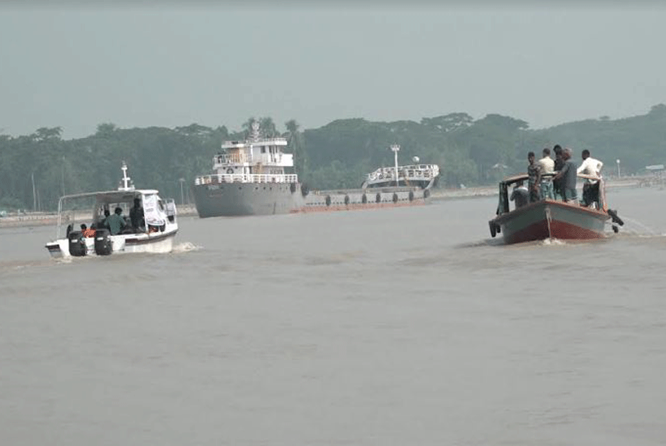 বরিশালে মা ইলিশ সংরক্ষনে অভিযান