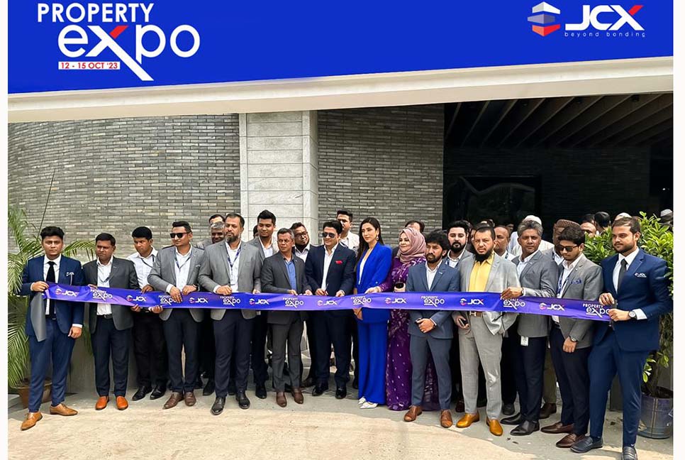 জেসিএক্স আবাসন মেলায় ক্রেতাদের ভিড়

