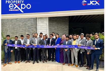 জেসিএক্স আবাসন মেলায় ক্রেতাদের ভিড়


